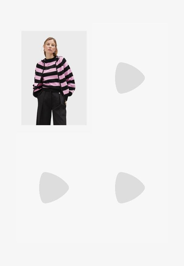 Felpa a strisce nera e rosa con chiusura a zip, dotata di collo rotondo e dettagli testurizzati, abbinata a pantaloni plissettati neri.; T-shirt nera in cotone con maniche corte, scollatura rotonda e vestibilità comoda. Design semplice senza motivi o decorazioni.; Pantaloni neri a gamba dritta, con tasche frontali e spacchi laterali all'orlo. Realizzati in tessuto morbido e liscio. Adatti a diverse occasioni.; Infradito neri con una finitura lucida, tre sottili cinturini e un dettaglio hardware circolare sulla punta. Design elegante con un tacco minimale.