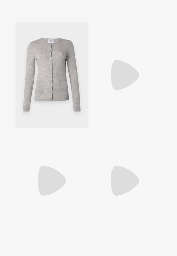 Grå kaschmircardigan med rund hals, långa ärmar, knappstängning och två framfickor. Mjuk textur med en klassisk passform.; Svart ribbad linne med scallop-mönstrad spetskant i nederkant. Har tunna axelband och en figurnära design. Tillverkad av elastiskt tyg.; Svart, rynkad pennkjol med knytning och en sidoslits. Tillverkad av ett elastiskt tyg, med en jämn yta och figurnära design.; Svart högklackad sko med spetsig tå och texturerad ovandel. Insidan har en ljusrosa foder. Fyrkantig klack med metallisk detalj vid basen.