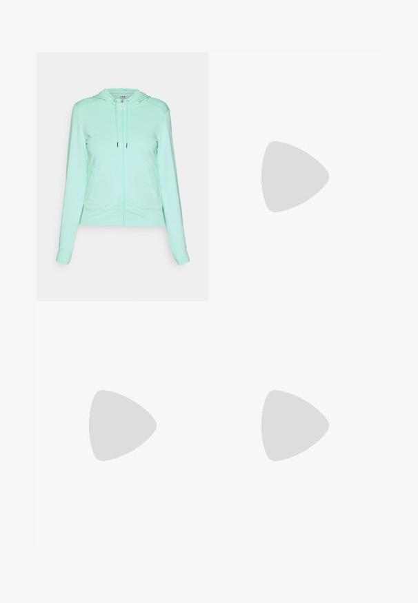 Felpa con zip di colore verde menta realizzata in tessuto morbido, dotata di cappuccio, due tasche laterali e accenti a contrasto lungo le cuciture.; Top corto azzurro chiaro a manica corta con un motivo texturizzato a marmo e dettagli in rete sulle spalle. Design con girocollo.; Gonna bianca lungo fino al ginocchio realizzata in tessuto leggero. Presenta un elastico in vita per una vestibilità regolabile e una morbida caduta.; Stivaletti neri alla caviglia in pelle con finitura opaca, punta quadrata e fibbie decorative. La suola è robusta e texture.