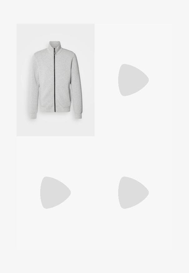 INDICODE JEANS Sweatjakke - light grey mix; To stykker crew-neck t-shirts i sort og olivengrøn, lavet af blødt bomuldsstof. Designet er enkelt med korte ærmer og lige skæring.; Marineblå tapered jogger-bukser med elastisk talje, snøre og elastiske manchetter, der har et glat, let stof.; Lædersneakers i sort og creme farveskema, med perforerede detaljer, en polstret krave og en struktureret ydersål.