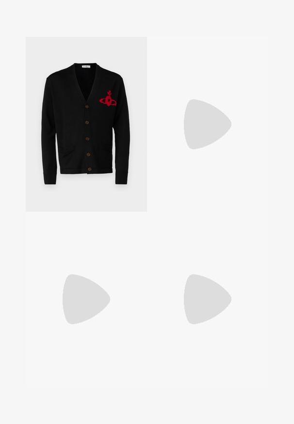 Vivienne Westwood ALEX CARDIGAN UNISEX - Kardigán - black; Filippa K HEAVY CREW NECK TEE - Basic póló - navy; A fekete, szabott nadrág sima anyagból készült, egyenes szabású, és övvel rendelkezik, amelynek téglalap alakú csatja van. A figyelemre méltó elülső redők fokozzák a dizájnt.; Fekete bőr loaferek elegáns dizájnnal, kerek orral és alacsony, rétegelt sarokkal. Díszített varrással rendelkezik a felsőrészen.
