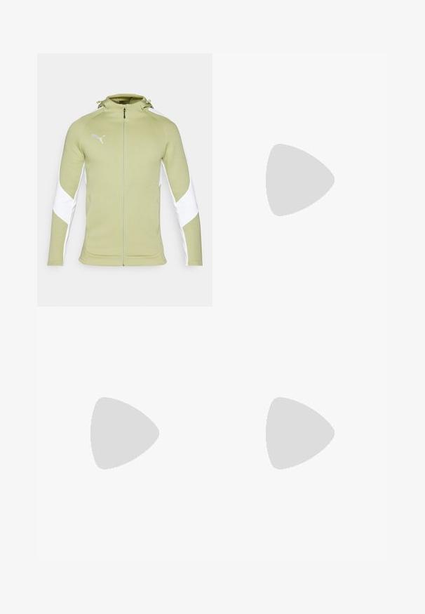 Lichtgroene sportjack met ritssluiting aan de voorkant, witte zijpanelen en een capuchon. Voorzien van het Puma-logo in het wit op de bovenste linkerzijde. Zachte stoftextuur.; Witte korte mouwen sportshirt met een ronde hals, voorzien van ademende mesh accenten aan de zijkanten en een zwart Puma-logo op de borst.; Zwarte sportshorts van lichtgewicht stof, met een witte zijstreep en een witte Puma-logo op de onderste linker voorkant.; Zwarte voetbalschoenen met een gestructureerde synthetische bovenkant, zilveren accenten en een vetersluiting. Beschikt over een gemodelleerde zool met zichtbare noppen voor grip.