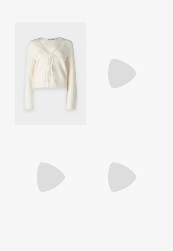 Abercrombie & Fitch Cardigan - jet stream; Black short-sleeve top made of smooth fabric; features a draped neckline and an asymmetrical hemline, with a fitted body.; Black trousers with a straight fit, featuring front pockets and side slits at the hem. Made of soft, smooth fabric. Suitable for various occasions.; Black patent leather slingback high heels with a pointed toe, adjustable strap, and stiletto heel. Smooth surface with shiny finish.