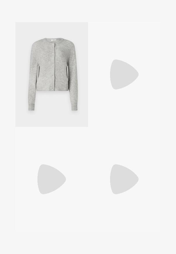 Hallgrey ribbed cardigan, mis valmistatud kudumisest. Omab ümmargust kaelust, pikki varrukaid ja nööbiga kinnitust, dekoratiivsete pärli moodi nööpidega.; Must olema lühikeste varrukatega must t-särk ümmarguse kaelusega, valmistatud pehmest puuvillast kangast. Lihtne disain, ilma nähtavate logode või mustriteta.; Heledad sinine flared teksade rõivad, millel on kõrge talje, viis taskut ja üks nupulukk. Pehme tekstuur ja pleekinud viimistlus.; Heledad sinised kangast tennisekingad koorevärvi kummist varbakatte ja taldaga, millel on valged paelad ja tõmblukk kandadel.