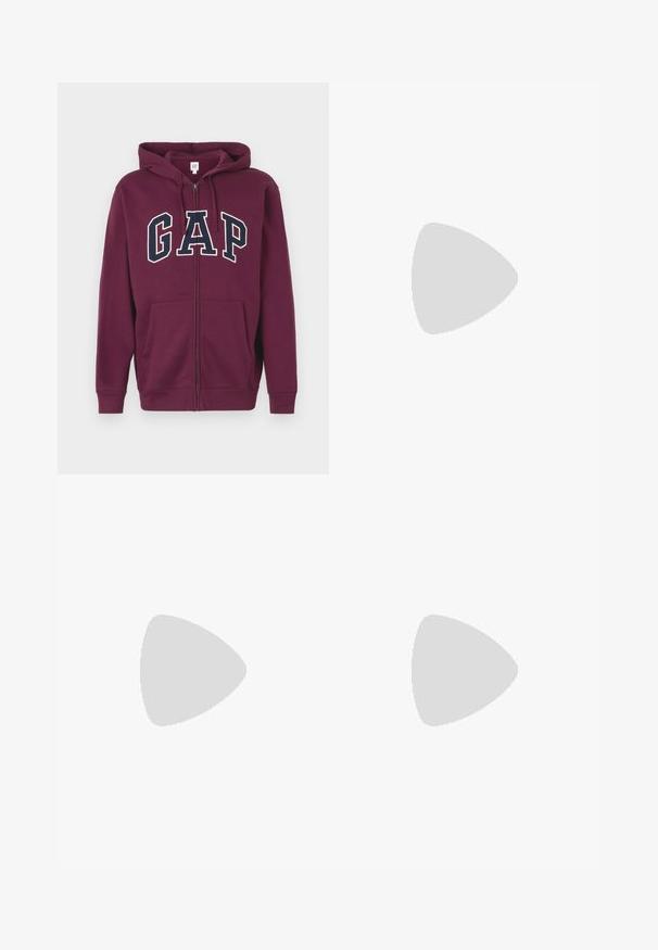 Bordo kapuce ar rāvējslēdzēju, ar priekšnopakaļu, kurai ir liels "GAP" logo baltā un zila krāsā uz krūtīm. Gluda auduma, regulējama kapuce.; Gai pelēks īsām piedurknēm T-kreklis ar apaļu kakla izgriezumu, attēlots uz baltas fona, priekšskats bez redzamām logo vai dizainiem.; Gai zila denima bikses ar augstu jostasvietu, priekšējo pogu, rāvējslēdzēju un piecu kabatu dizainu, izlīdzinātas uz neitrāla fona.; Kanvasas tenisa apavi ofē un balta krāsā ar apaļu purngali, ar beicu gumijas zole un piecām acīm šņorēšanai, teksturēta virsma augšdaļā.