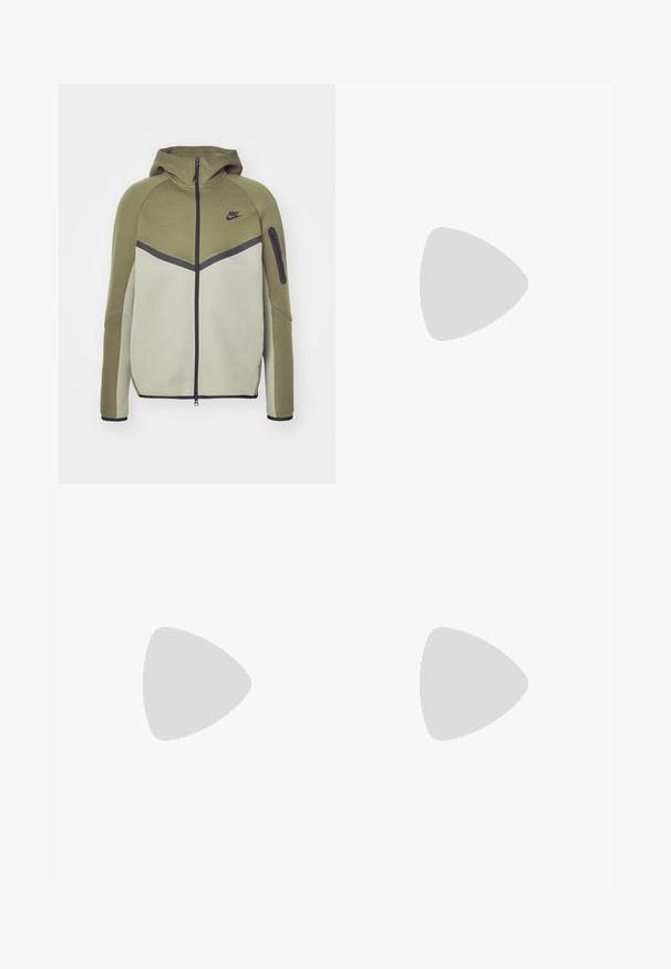 Ελιά πράσινο μπουφάν με φερμουάρ μπροστά, κουκούλα και αντίθετο ανοιχτό γκρι πάνελ. Διαθέτει λογότυπο και τσέπη με φερμου�άρ στο μανίκι. Μαλακή υφή.; Λευκό βαμβακερό μπλουζάκι με κοντά μανίκια και στρογγυλή λαιμόκοψη. Διαθέτει ένα μικρό, διακριτικό λογότυπο Nike στο στήθος και μια ετικέτα στο πλάι.; Μπεζ, ελαφριά παντελόνια με ελαστική μέση και κορδόνι. Διαθέτουν πτυχώσεις και άνετη εφαρμογή, κατασκευασμένα από μαλακό, λείο ύφασμα.; Λευκά δερμάτινα sneakers με πράσινο λογότυπο Nike, στρογγυλή μύτη, επίπεδη σόλα, συνδυασμένα με ανοιχτό μπλε τζην παντελόνι, τοποθετημένα σε μπλε χαλί.