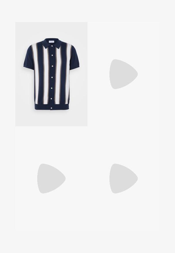 Short-sleeve polo shirt with a navy blue base and vertical stripes in white and tan. Features a collar and button-down front.; Pack of three white tank tops made of cotton, featuring a rounded neckline and sleeveless design, smooth texture, and standard fit.; Schott Trousers - kaki; Brown suede clog with a round toe, adjustable strap, and a cork footbed. The outsole is dark with a textured design for grip.