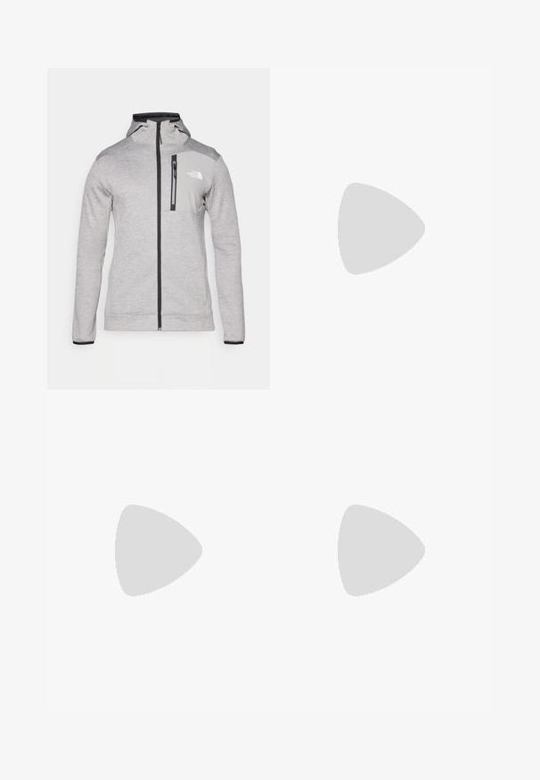 The North Face MOUNTAIN ATHLETICS FULL ZIP  - Sweater met rits - pale grey heather/meld grey; Zwarte T-shirt met korte mouwen van katoen, voorzien van een ronde halslijn en een klein wit logo op de bovenste linkerkant van de borst.; Zwarte sportieve broek gemaakt van lichtgewicht stof, met een trekkoord in de taille, zijzakken en taps toelopende boorden bij de enkels.; Zwarte trailrunning schoen met een gestructureerde bovenkant, rubberen zool en versterkte neus. Voorzien van een gevoerde kraag en een trekhaak voor eenvoudig aan- en uittrekken.