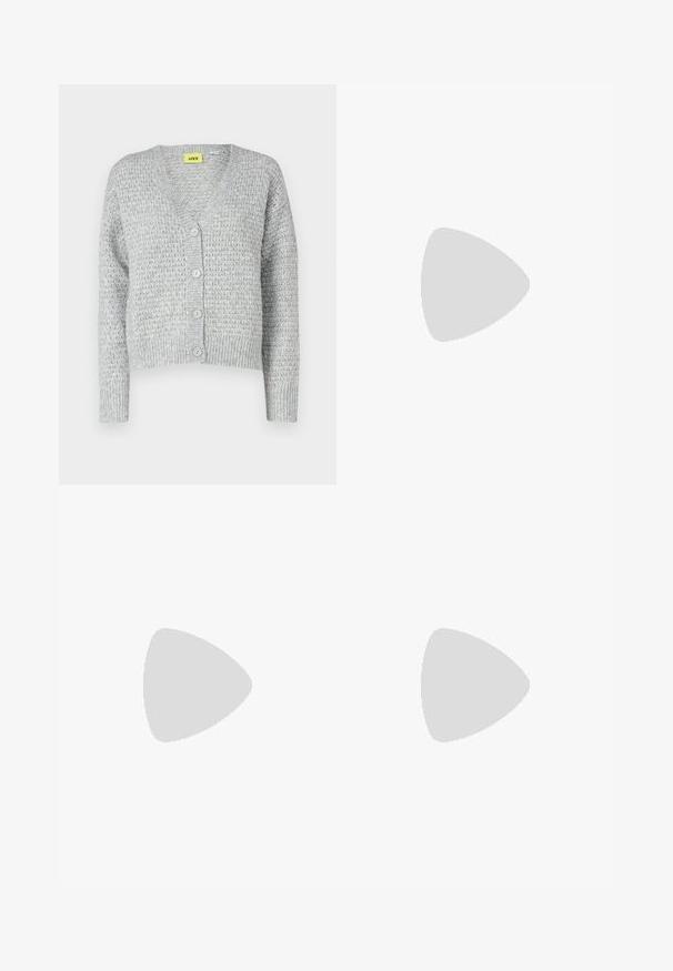 JJXX JXADEN STRUCTURE - Cardigan - light grey; Top senza maniche bianco realizzato in tessuto a coste, caratterizzato da un collo arrotondato e una silhouette aderente, con cuciture minime e senza decorazioni.; Jeans flared di colore blu chiaro in denim, dotati di vita alta, design a cinque tasche e una leggera sfumatura verso l'orlo.; Sneaker bianco in pelle con punta perforata, suola testurizzata e lacci bianchi, abbinati a pantaloni rossi larghi e uno sfondo blu e giallo.; Occhiali da sole cat-eye con una montatura tartarugata nera e arancione, lenti marroni e punte affusolate e eleganti. Presentano un logo minimale sulla asta.; Orecchini a cerchio in argento con un design torciglionato, caratterizzati da una finitura lucida e chiusura a perno. Misurano circa 3 cm di diametro.