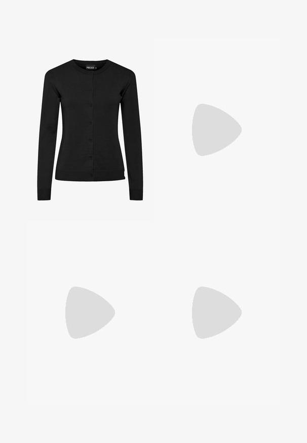 Cardigan lung cu mâneci lungi de culoare neagră, realizat din material tricotat, având guler rotund, închidere cu butoane și manșete și tivuri ribbate. Fără modele sau accente.; Top negru tip camisole cu bretele subțiri ajustabile, gât rotund și o siluetă ajustată. Fabricat dintr-un material neted cu o textură moale.; Pantaloni negri cu picioare largi, având o textură netedă, cu plii în față și un design cu talie înaltă. Fără buzunare vizibile sau accesorii metalice.; Pantofi bej din piele ecologică cu toc bloc, vârf ascuțit, curea la gleznă și detalii subtile cu textura de crocodil. Culoare neagră la interior.