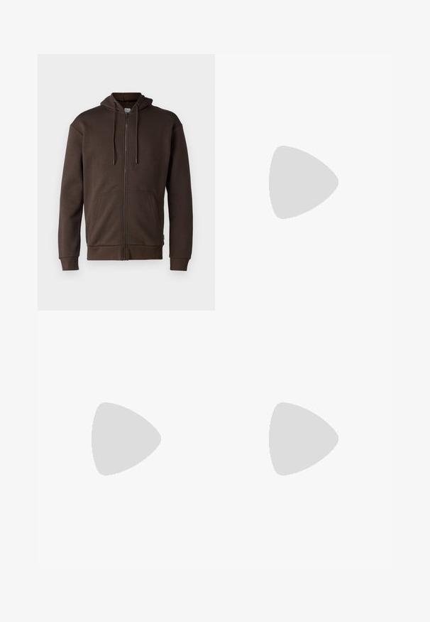 Jack & Jones JJEBRADLEY ZIP HOOD - Majica s kapuljačom i patentnim zatvaračem - mulch; Bijela pamučna majica, kratki rukavi, okrugli izrez. Sadrži crni tekstualni logo "JACK & JONES" na lijevoj strani prsnog dijela. Jednostavan, običan dizajn.; Bijele trenirke napravljene od mekanog materijala, s elastikom u struku i na manžetama, glatke teksture i labavog kroja.; Minimalističke tenisice u boji slonovače s niskim profilom i debelim potplatom, s vezanjem, i glatkim sintetičkim gornjim dijelom, prikazane u bočnom profilu na jednostavnoj pozadini.