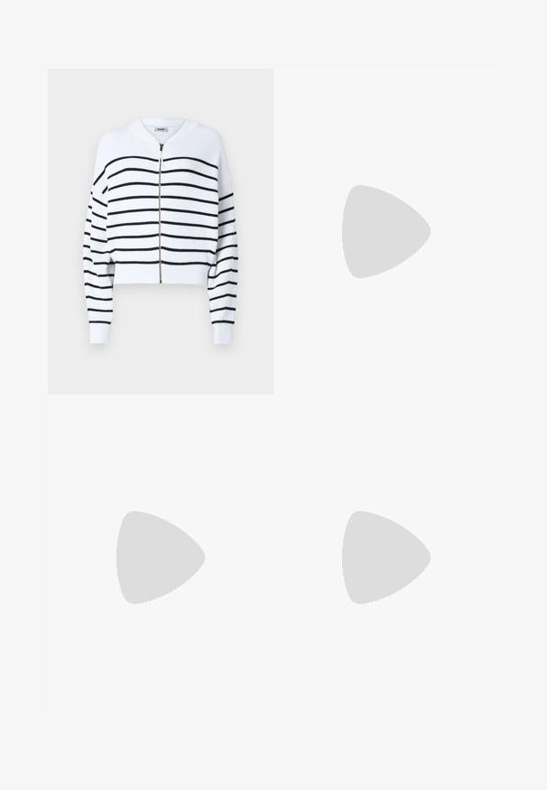 Valge lühike sviiter mustade horisontaalsete triipudega, ribatud tekstuuriga, lukuga esiosa ja ümmargune kaelus. Omadused hõlmavad langevaid õlgu ja kitsendatud randmeid.; Valge lühikeste varrukatega T-särk ribatud kangast. Ümara kaelusega, tavalisest sobivusest ja peente õmbluse detailidega. Ilma mustrite või graafikateta.; Kootud tweed seelik valge ja musta kalascrossi mustriga, millel on kaks esimest taskut ja kuldne tõmblukk seljal, mille servad on frantsiisitud.; Kõrged mustad nahast saapad, millel on stiilne disain, terav nina ja kuldne kett aktsent pahkluul. Madal plokk-konts. Sile tekstuur.