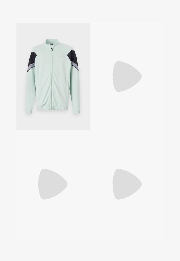 Ανοιχτό μέντα πράσινο μπουφάν με φερμουάρ και όρθιο γιακά, μαύρους λεπτομέρειες στους μανίκους, πλαϊνές τσέπες και ελαστικούς σφιγκτήρες στους μανίκες και το τελείωμα. Δ�ιαθέτει ραμμένες ρίγες.; Λευκό βαμβακερό t-shirt με στρογγυλή λαιμόκοψη και κοντά μανίκια, με χρυσό λογότυπο EA7 Emporio Armani τυπωμένο μπροστά.; Μαύρες αθλητικές βερμούδες από μαλακό ύφασμα, με ελαστική μέση και μικρό λογότυπο EA7 στο κάτω αριστερό πόδι.; Λευκό δερμάτινο sneakers με λείο φινίρισμα, στρογγυλή μύτη, επίπεδα κορδόνια και υφή στην σόλα. Φέρει μια διακριτική λογότυπο στη φτέρνα.