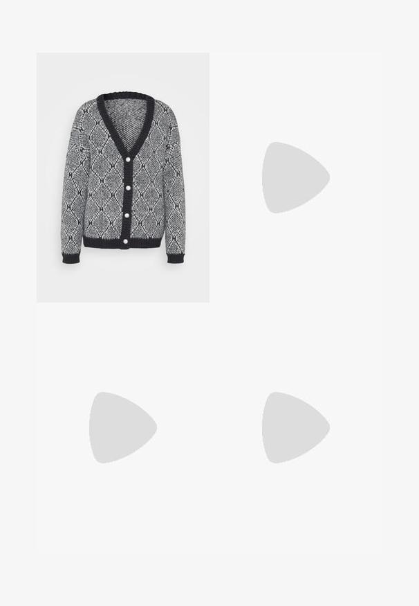 Cardigan s V-izrezom u sivoj i crnoj boji s uzorkom karirane kože, s četiri gumba i rebrastim manžetama i rubom.; Tri fitted T-shirtovi u bijeloj, sivoj i crnoj boji. Svaki ima široki izrez na vratu i kratke rukave. Napravljen od glatkoga, rastezljivog materijala.; Crne trapezaste hlače od rastezljivog materijala, sa visokim pojasom i glatkom teksturom. Hlače se šire od koljena.; Crne platnene visoke tenisice s bijelim gumiranim potplatima i vezicama. Imaju kružni logo sa strane i kontrastne bijele šavove.