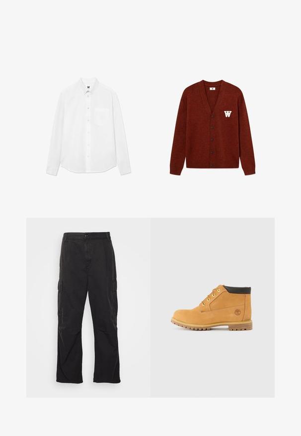 DOUBLE A BY W.W. WWTAY CARDIGAN 25081 - Vesta na kopčanje - decadent chocolate melange; Bijela košulja dugih rukava s gumbima i ovratnikom, s prednjim džepom i suptilnom teksturom. Prednja ploča s gumbima sadrži gumbe i mali detalj s logom.; Crne cargo hlače s ravnim krojem, s dvije bočne džepove, zatvaranjem na dugme i teksturiranim materijalom.; Tamno smeđe kožne čizme srednje visine s okruglim vrhom, smešnim akcentima, žutim metalnim rupama za vezivanje i čvrstim potplatom. Timberland logo utisnut sa strane.