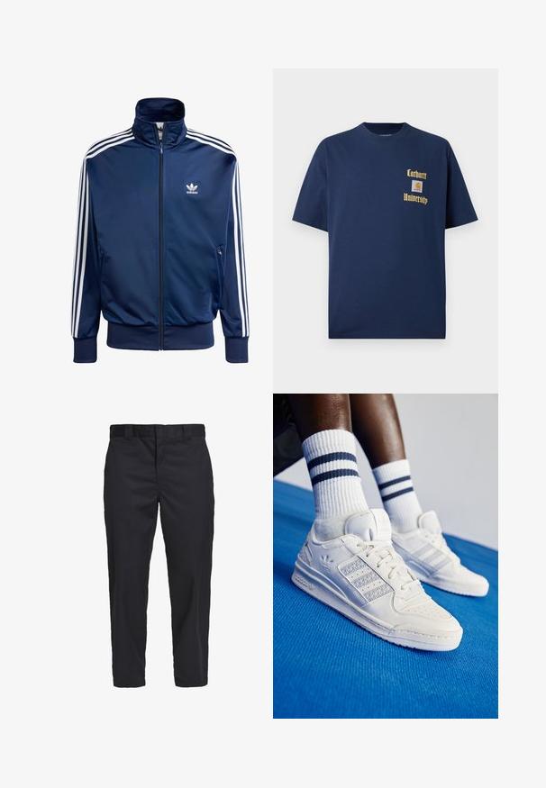 Tamsiai mėlynas Adidas treniruočių švarkas, pagamintas iš lygaus audinio, su aukštu apykakle, pilnu užtrauktuku ir trimis baltais šalmais kiekvienoje rankovėje.; Tamsiai mėlyna medvilninė marškinėliai trumpomis rankovėmis, su auksiniu tekstu "Carhartt University" ir logotipo siuviniu kairėje krūtinės pusėje.; Juodi chinos kelnių, pagamintų iš lengvo medvilnės audinio, tiesaus kirpimo, su šoninėmis kišenėmis ir sagčių užsegimu juosmens lygyje.; Baltos odinės sportbačiai su perforuotais akcentais, trimis metalinėmis juostelėmis ir tekstūruotu šoniniu skydeliu. Dėvimi su baltais kojiniais, turinčiais mėlynas juosteles.
