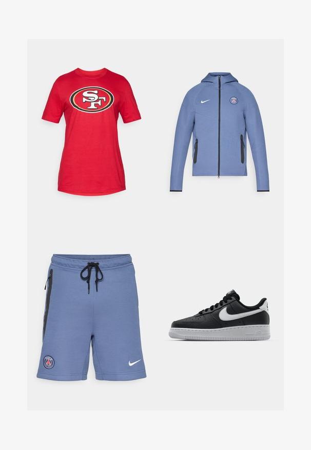 Giacca blu con zip realizzata in tessuto liscio, dotata di cappuccio, tasche con zip nere e logo sul petto. Accentuata con il marchio bianco Nike.; T-shirt in cotone rosso con un grande logo "SF" bianco e nero all'interno di una cornice ovale. Maniche corte e scollatura rotonda.; Shorts sportivi blu realizzati in morbido tessuto, con cerniere nere ai lati, vita con coulisse e logo del Paris Saint-Germain sul lato sinistro.; Sneaker in pelle nera con superficie texture, baffo Nike bianco, suola grigia, punta rotonda e design con lacci. Presenta delle perforazioni sulla punta.