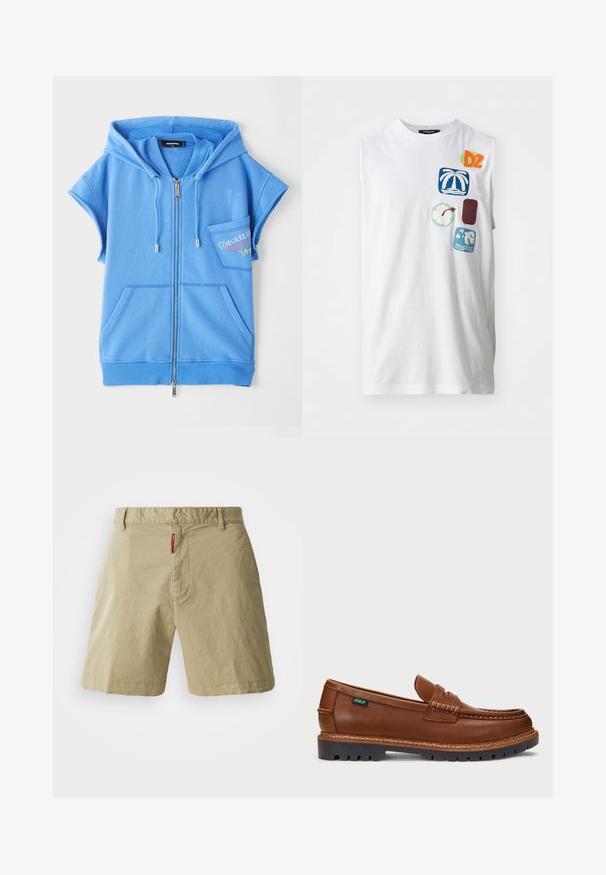 Blauwe zip-up hoodie vest van zachte stof, met een voorzak, korte mouwen, en geborduurde tekst op de borst.; Witte mouwloze katoenen t-shirt met kleurrijke grafische patches, waaronder palmboomen, bloemen en abstracte ontwerpen in blauw, groen en rood.; Beige katoenen shorts met een vlakke voorkant, knoopsluiting en lussen voor een riem. Bevat een subtiele textuur en een klein rood merklabel op de taille.; Bruine leren loafer met decoratieve stiksels en een gestructureerde neus. De zool heeft een robuust ontwerp, wat zorgt voor grip en duurzaamheid.