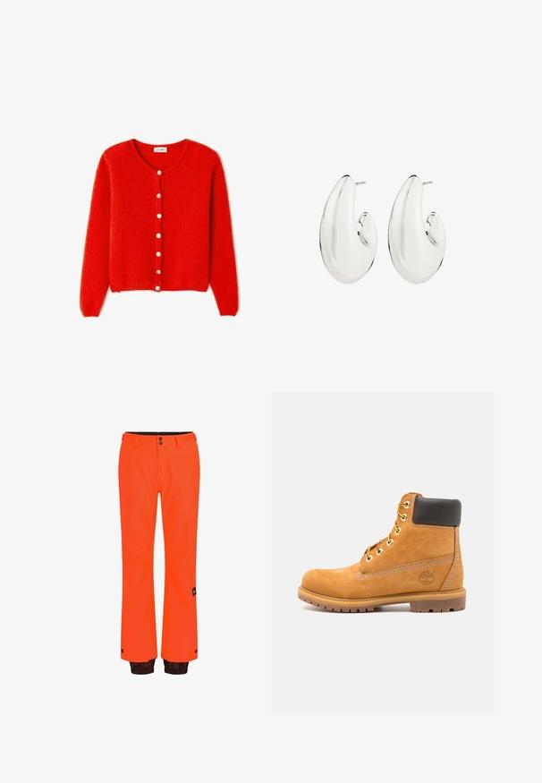 Rode, gebreide cardigan van zacht materiaal, met een ronde halslijn, lange mouwen en witte knopen aan de voorkant.; Twee getailleerde tanktops in zwart en wit. Gemaakt van geribbelde katoen, ze hebben brede schouderbanden en afgeronde halslijnen. Merken op de kraag.; Oranje waterdichte broek met een relaxte pasvorm, voorzien van een zwarte tailleband, drukknoopsluiting en bruine accenten aan de zoom, ontworpen voor buitenactiviteiten.; Bruine leren enkelboot met zwarte voering, gouden oogjes en een gestructureerde zool. Kenmerkt zich door een cirkelvormig logo aan de zijkant en stikselaccenten.; Zilverkleurige oorbellen met een verlengd, rond ontwerp. Glad, reflecterend oppervlak met een geperforeerde stekker.