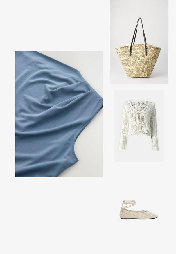 Kardigan w stylu szydełkowym, krótki w kolorze kremowym. Posiada długie rękawy, głęboki dekolt w kształcie litery V oraz regulowane zapięcie na sznurku z przodu. Teksturowana tkanina z otwartym splotem.; Niebieska koszulka pokazana z góry, wykonana z miękkiego materiału o gładkiej fakturze, z delikatnymi fałdami i okrągłym dekoltem.; Beżowe plecione baleriny z zaostrzonym noskiem, płaską podeszwą i oplatającymi sznurówkami. Faktura jest ażurowa, z gładką podszewką wewnętrzną.; Woven straw tote bag o szerokim, stożkowatym kształcie, z dwoma czarnymi skórzanymi uchwytami. Naturalny beżowy kolor o fakturowej powierzchni.