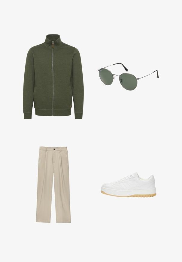 Olijf groene ritssluiting jack met hoge kraag, gemaakt van zachte stof, met zijzakken en ribgebreide manchetten en onderrand.; Witte polo shirt van katoen, met een klassieke kraag, korte mouwen en een klein marineblauw logo op de linkerbovenkant. Placket met twee knopen.; Beige broek met een rechte snit, voorzien van een enkele zwarte knoop, riemlussen en zijzakken. Glad stoffen textuur en een minimalistisch ontwerp.; Witte leren sneaker met een gematteerde afwerking, met een rubberen zool, vetersluiting en subtiele streepaccenten aan de zijkanten.; Metalen zonnebril met ovale groene lenzen. Dunne zilveren metalen rand en zwarte oorstoppers. Minimalistisch ontwerp, zonder zichtbare logo's.