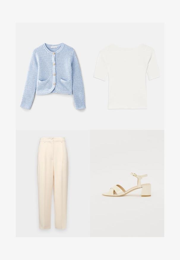 Vanessa Bruno DORINA - Kardigán - neptune; Fehér bordázott, rövid ujjú felső széles nyakkivágással. A textúrája függőleges csíkokkal rendelkezik, hangsúlyozva a szoros illeszkedést és az egyszerű dizájnt.; Beige, egyenes szabású testre szabott nadrág, elöl plisszírozással, sima textúrával és közepes derékkal. Nincsenek látható zsebek.; Beige lakkbőr magassarkú szandál, kereszttartós kialakítással, nyitott orral, állítható bokapánttal és tömbsarokkal. Sima textúrával.