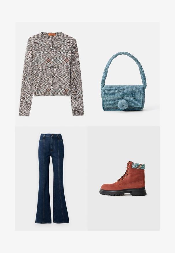 Lühikeste varrukatega kahanev kardigan, millel on ümar kaelus, valmistatud tekstuursetest kudumist. Omab mitmevärvilist abstraktset mustrit, esipaneelil nööbid ja pikad varrukad.; Valge ribaga tank top, millel on must tikandiga logo, mis on keskendatud rinnale. Kaelus ja käeaukude servad on kaunistatud diskreetse ääristusega.; Tumedast sinisest denimist kõrge talje ja laienevate sääremudelitega teksad, millel on eesmine õmblus, nupsukinnise ja traditsiooniline viie tasku stiil.; Punane sametist pahkluu saabas musta kummist tallaga, kuldsete silmadega ja mitmevärvilise mustriga riidest äärisega. Omab ümarat varbaosa ja tugevat ehitust.; Kootud sinine käekott tekstuurse pinna, ristküliku kujuga, lühikese käepideme ja suur ümmargune kinnituse detailiga esiküljel.