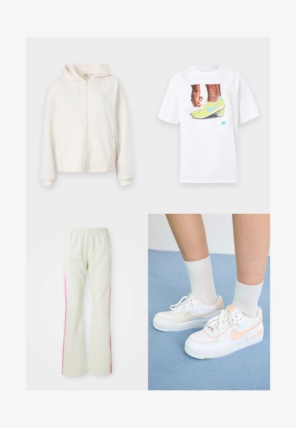 Cremfarbener Zip-Hoodie aus weichem Stoff, mit einer Fronttasche, gerippten Bündchen und einem Logodetail auf der Brust.; Weißes Baumwoll-T-Shirt mit einem Grafikdruck von Füßen in gelben Nike-Stollenschuhen mit blauen Akzenten, ergänzt durch ein Armband am linken Handgelenk.; Helle beige Hosen mit einem elastischen Bund, ausgestattet mit pinken seitlichen Einsätzen und seitlichen Taschen. Glatte Textur mit geradem Bein.; Weiße Sneakers mit pfirsichfarbenen Akzenten, glattem Lederobermaterial, perforierter Zehenpartie, strukturiertem Sohle und Schnürsenkeln. Getragen mit weißen Kniestrümpfen auf einer blauen Fläche.
