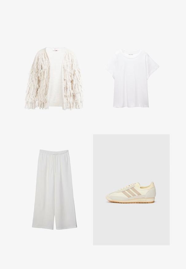 Fringe kardigan v krémové barvě, s texturovanou tkaninou a volnými třásněmi podél rukávů a předních okrajů, s otevřeným designem.; Bílý tričko vyrobené z měkké, lehké tkaniny. Má kulatý výstřih a krátké, široké rukávy s uvolněným střihem. Bez viditelných vzorů.; Bílé kalhoty s širokými nohavicemi vyrobené z lehké tkaniny, s elastickým pasem a stahovací šňůrkou pro nastavitelnou velikost. Hladká textura.; Krémové sportovní tenisky s třemi béžovými pruhy, z velurové a textilní materiály, s texturovanou podrážkou a embosovaným logem na patě.