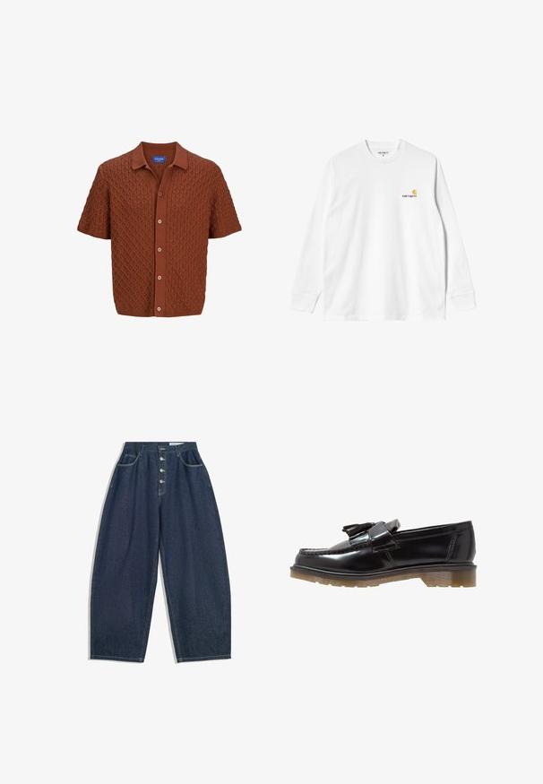 Pánská hnědá pletená polo trička s krátkým rukávem, s texturovaným diamantovým vzorem, knoflíkovým zapínáním a klasickým límcem. Vyrobeno z měkké látky.; Bílý bavlněný tričko s dlouhými rukávy a kulatým výstřihem, na levé části hrudi se nachází malé logo v žluté a burgundské barvě. Bezšvové manžety a lem.; Tmavě modré denimové kalhoty s širokými nohavicemi, vysokým pasem, zapínáním na pět knoflíků a pěti kapsami. Obsahují švy s vypracovanými detaily.; Černé lakované kožené mokasíny s pleteným vzorem, ozdobou s třásněmi a robustní, texturovanou gumovou podrážkou. Boční pohled ukazuje elegantní siluetu.