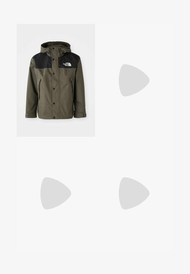 Grønn vanntett jakke med svart øverste del, justerbar hette, trykknapper og sidelommer. Har logo på brystet.; The North Face COORDINATES TEE - T-shirts med print - white dune; Beige, lette bukser med elastisk midje og snor. Har folder og løs passform, laget av myk og glatt stoff.; Nike Air Max 90 sko i beige og svart, med mesh- og lærematerialer, synlig demping og svarte snører.