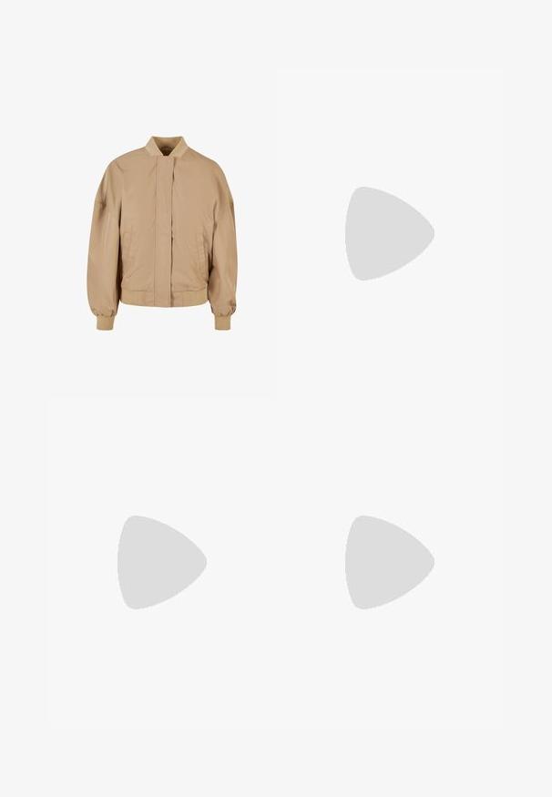 Beige bomberjakas ar paceltu apkakli, priekšējo rāvējslēdzēju, sānu kabatām, ribotām piedurknēm un apakšmalu. Gluda, viegla auduma tekstūra.; Balta garām piedurknēm T-krekls, izgatavots no mīksta kokvilnas auduma. Tam ir apaļa kakla izgriezums un brīvs piegriezums ar taisniem apakšmalām.; Kremkrāsas jogger bikses, izgatavotas no mīksta auduma, ar platajām bikšu kājām, elastīgu jostasvietu un pieguļošiem iekļautajiem galiem pie potītēm.; Bēši sporta apavi ar sietu un sintētiskām pārklājumiem, ar teksturētu virsmu, mīkstu apkaklīti un "ABZORB" amortizāciju papēdī.