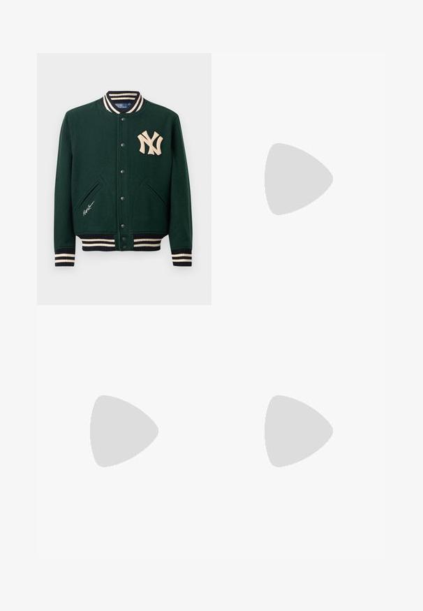 Chaqueta varsity de color verde oscuro con puños y cuello a rayas, botones de presión, logo de los New York Yankees en el pecho y firma de Ralph Lauren cerca del bolsillo.; Camiseta de algodón blanca con cuello redondo y acentos en las mangas de color azul marino. Presenta un pequeño detalle de botón amarillo y bordado "NORTHEAST RL ATHL."; Pantalones cortos tipo cargo beige con una cintura elástica, dos bolsillos laterales y un pequeño logo en la parte inferior derecha. Tela suave y ligera.; Mocasines de cuero negro con un diseño confeccionado, punta redondeada, tacón bajo apilado y estilo fácil de poner. Textura suave con un ligero brillo.