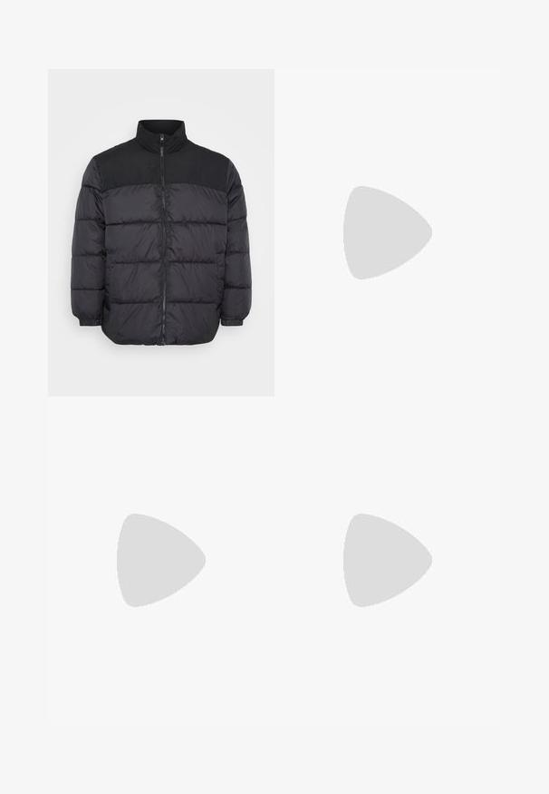 Giubbotto invernale nero con colletto alto, dotato di chiusura con zip, design trapuntato e polsini elasticizzati. Il materiale sembra liscio e isolante.; Jack & Jones JORVESTERBRO QUARTER ZIP - Felpa - forest river; Pantaloni cargo neri in tessuto misto cotone. Presentano gambe ampie, tasche anteriori oblique e una tasca laterale con un anello per accessori.; Sneakers in pelle con una combinazione di colori nero e crema, dotati di dettagli perforati, collare imbottito e suola testurizzata.