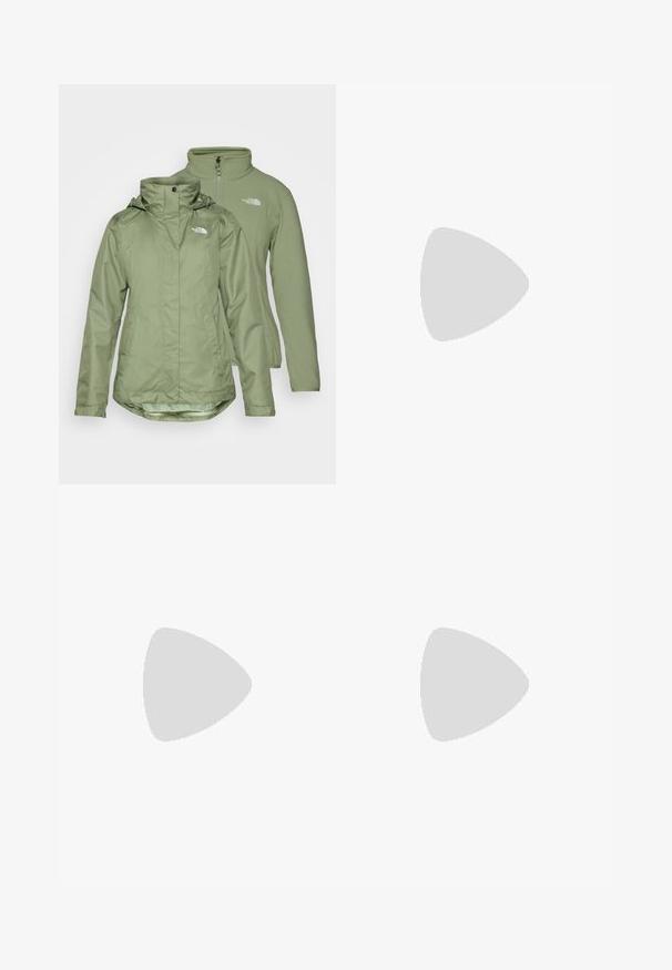Două jachete de culoare verde măslin: o husă exterioară impermeabilă cu glugă și un strat interior moale, ambele având un design simplu și detalii cu logo.; rag & bone THE SLUB - Tricou basic - wshdslate; Pantaloni cargo din nylon negru, cu fermoar detașabil, manșete ajustabile, multiple buzunare și un logo pe piciorul drept. Textură netedă și ușoară.; Pantofii sport bej și crem au un superior din plasă texturată, suprapuneri de susținere și o talpă din cauciuc cu un model de profil pentru aderență.