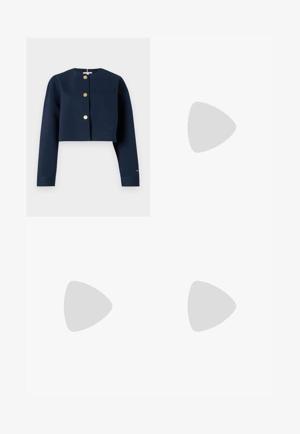 Tommy Hilfiger PUNTO CROP LADY JACKET - Kevyt takki - dark night navy; Even&Odd 2 PACK - T-paita - white/black; Big Star MALU - Relaxed fit -farkut - weiß; Suo mule kärjellä vaaleassa beigen kiiltävässä nahassa, jossa on kapea korkea korko ja avonainen takaosa, jossa on sileä pinta ja minimalistinen muotoilu.; Ruskeasta kilpikonnakuosisista aurinkolaseista, joissa on soikeat linssit ja tummanharmaa sävy. Rakkolevyissä on kultainen yksityiskohta. Liukas muovipinta.