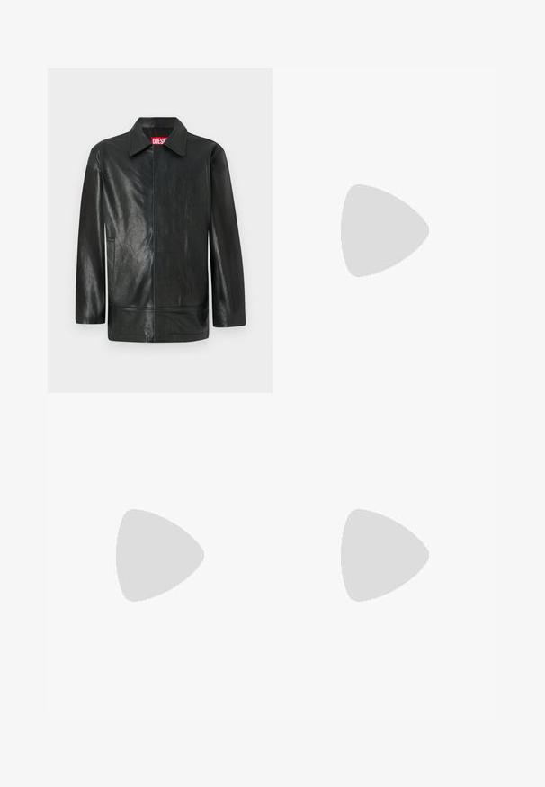 Jachetă din piele neagră cu guler clasic, deschidere frontală unică și design minimalist. Prezintă o etichetă de marcă roșie proeminentă în interior.; Pulover cu mâneci lungi, guler rotund, cu model marmorat maro și gri, cu manșete și tiv striate, având un mic logo brodat pe piept.; Pantaloni din piele neagră cu un design drept, având două buzunare frontale cu fermoar și buzunare laterale mari pentru un plus de spațiu de stocare.; Pantof cu alergare cu un țesut superior din plasă argintie, accente negre și talpă albă. Dispune de un design texturat și șireturi negre. Ușor și căptușit.