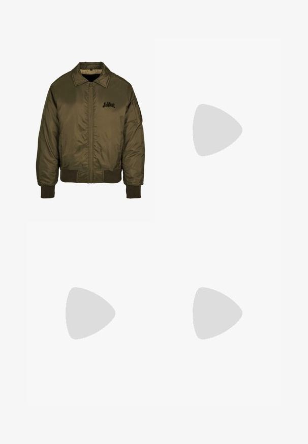 Lost Youth Bomber Jacket - dark olive; Carhartt WIP HOODED AMERICAN SCRIPT JACKET - Zip-up sweatshirt - yosemite; Urban Classics HEAVY  - Basic T-shirt - black; 2Y Studios ADRIK BAGGY  - Baggy Jeans - washed black; New Balance M1000 UNISEX - Trainers - woodland