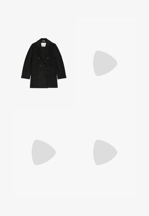 Marc O'Polo LAPEL COLLAR WELT POCKETS - Klassischer Mantel - black; Marineblaue Rollkragenoberteil mit langen Ärmeln. Hergestellt aus weichem Stoff mit glatter Textur. Verfügt über ein enganliegendes Design und einen hohen Kragen ohne sichtbare Nähte.; Weite, dunkelblaue Jeans aus Denim mit hoher Taille, ausgestattet mit einem Kordelzug, fünf Taschen und kontrastierenden Nähdetails.; Braune Lederstiefeletten mit quadratischer Spitze und Blockabsatz, kombiniert mit schwarzen weit geschnittenen Jeans. Glatte Textur und minimalistisches Design.; Schwarze Lederhandtasche mit einem weichen, lässigen Design. Verfügt über einen flachen Trageriemen und einen zentralen Verschluss, der mit einem goldenen Akzent verziert ist.