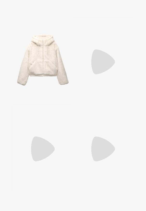 Lyhyt, hupparimallinen takki pehmeää, valkoista tekoturkista, jossa on edessä vetoketju ja kaksi suurta taskua. Hupussa on säädettävät nauhat.; Mustapaita, jossa on puffihihat ja neliön muotoinen kaula-aukko, yhdistetty punaisen minihameen kanssa, jossa on nauhakiristys yksityiskohtia ja niittejä sivuilla.; Valkoiset leveälahkeiset housut pehmeästä kankaasta. Varustettu joustavalla vyötäröllä ja nyörillä sekä sileällä pinnalla. Ei näkyviä kuvioita tai tarvikkeita.; Stradivarius Matalavartiset tennarit - white