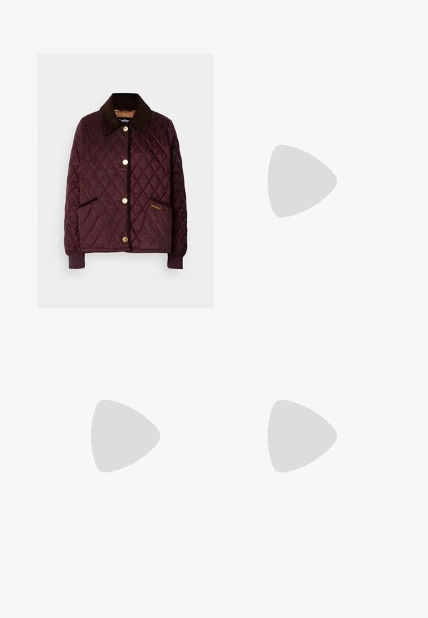 Quilted jacket in deep burgundy with brown corduroy collar, snap buttons, two front pockets, and ribbed cuffs. Features subtle branding detail.; White short-sleeve t-shirt made of cotton with a crew neck design. Smooth texture and straight cut, no patterns or accents.; Object OBJLISA WIDE - Trousers - java; Black leather ankle boots with a sleek design, elastic side panels, and a chunky black sole. Features a pull tab at the back for easy wear.