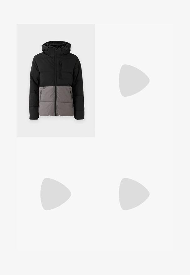 En pufferjacka i svart och grått, med zippered front, en huva, två sidofickor och en bröstficka, med quiltad textur.; Grå bomulls-t-shirt med rundad halsringning, korta ärmar och en texturerad halsringning. Har en liten logotyp på bröstet och detalj på sidokanten.; Svarta byxor i slitstarkt tyg, med rak bendesign, stickade detaljer och två framfickor för funktionalitet.; Vita slip-on sneakers med en texturerad yta, en tjock sula och minimalistisk design. Har varumärkeslogotypen på sidan.