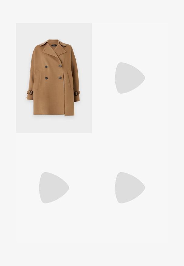 WEEKEND MaxMara ONCIA - Pitkä takki - camel; Mustat ilmanhihaiset poolotoppi, jossa on ribbed rakenne ja istuva muotoilu. Sileä kangas, korkea kaulus ja ilman lisäkoristeita.; Beige pellavahame, jossa on hieman A-linjainen muotoilu, sivu-solki ja solmimisdetalji, sileä pinta ja siisti helma.; Musta lakattu nahkainen slingback-korkokenkä, jossa on terävä kärki, kapea korko ja hillitty leikkaussuunnittelu. Varressa on kultainen solki.