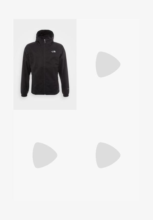 Crna vodootporna jakna s punim patentnim zatvaračem, podesivim kapuljačom, elastičnim manžetama i logom na prsima; lagana, glatke teksture.; Muška crno-bijela flis jakna s geometrijskim uzorcima, s frankom na četvrtinu, zip pockets na prsima i Columbia logom na prsima.; Crne trenirke s elastičnom trakicom u struku, suženog kroja, elastičnim manžetama i malim bijelim logom na lijevom bedru, izrađene od glatkog materijala.; Crne vanjske cipele s mrežastim i sintetičkim materijalom, s teksturiranim gornjim dijelom, osiguranim sustavom vezanja i čvrstim potplatom, na stjenovitom terenu.