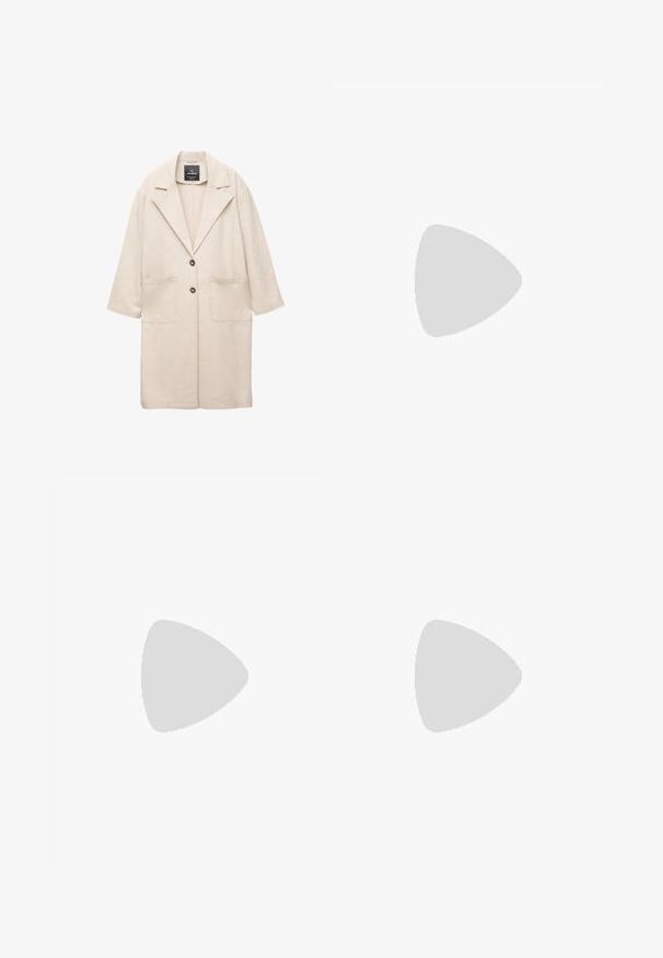 Beige linnen coat med en lös passform, detaljer vid axelsömmen, två framfickor och en enkelknappsstängning. Har en klassisk notch-krage.; Vaaleanbeige lyhythihainen t-paita, jossa on pyöreä kaula-aukko, valmistettu pehmeästä ja sileästä kankaasta. Ominaisuuksina rento mitta ja suora helma.; Housut, joissa on leveät lahkeet vaaleasta kermakankaasta, edessä taitteet, napitus ja sileä rakenne. Suunniteltu rentoa istuvuutta varten.; Valkoinen patentoitu nahkainen slingback-kengä, jossa on terävä kärki ja geometrinen lohkokorko. Sisäosassa on vaalea pohja ja vähäiset sivuleikkaukset.