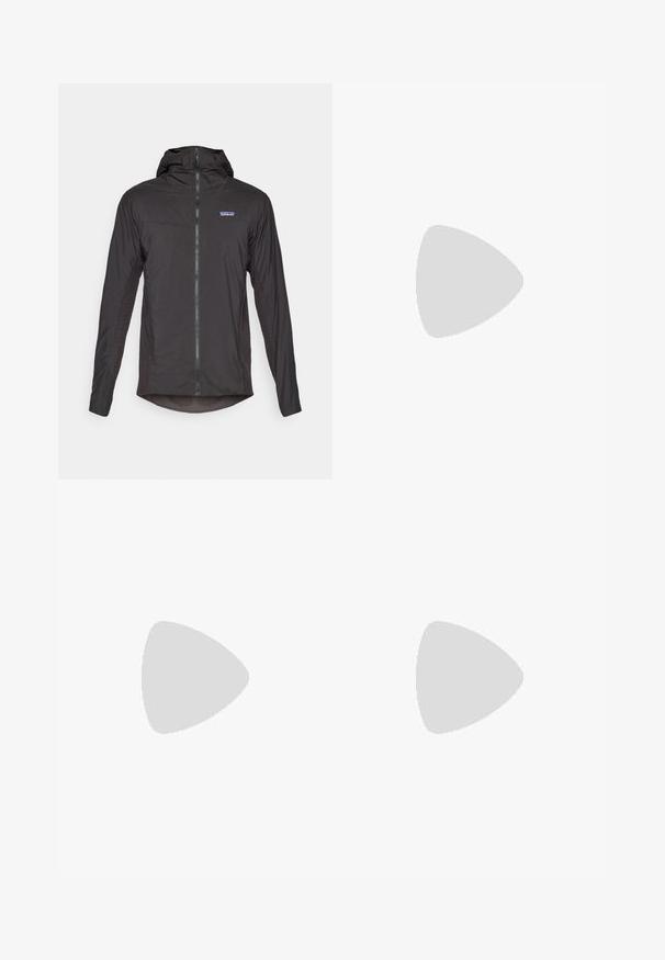 Giacca leggera nera con cappuccio aderente, zip frontale e pannelli laterali texturizzati. Presenta un piccolo logo sul petto e un orlo arrotondato.; Felpa nera in misto cotone, con collo rotondo, maniche lunghe e un logo discreto sul petto. Tessuto morbido.; Pantaloni impermeabili neri con una texture liscia, dotati di due bottoni frontali e un design a gamba affusolata. Accentuati con un logo sul lato.; Sneakers impermeabili marroni con tomaia testurizzata, dettagli perforati, supporto al tallone nero e suola in gomma grigia. I lacci sono decorati con estremità metalliche.