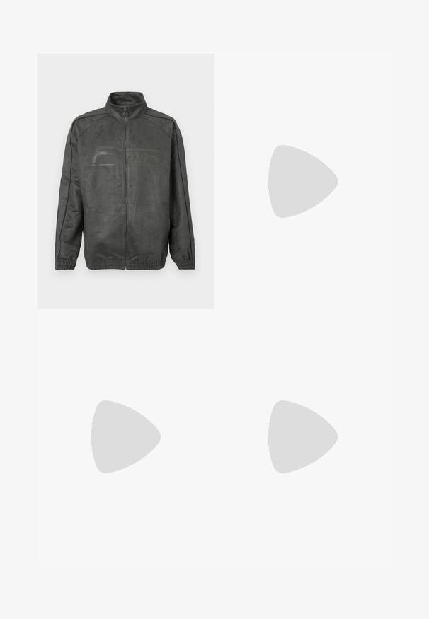 Hall gray jakk, millel on kõrge krae, eesneede ja soonikkäised. Omab peent logo kujundust ja sujuvat, tekstureeritud viimistlust.; Must musta T-särk lühikeste varrukatega, ümmarguse kaelusega ja valge Puma logo rinnal. Lihtne ja kaunistusteta disain.; Mustad mustad lühikesed püksid punaste külgpanustega, valmistatud hingavast kangast, millel on elastne vöökoht ja külgpahkluud liikumismugavuse jaoks.; Hõbedane sportlik king, millel on võrgumaterjal, mustad aktsendid, perforatsioonid ja pehme valge tald. Omab silmapaistvat 'N' logo.