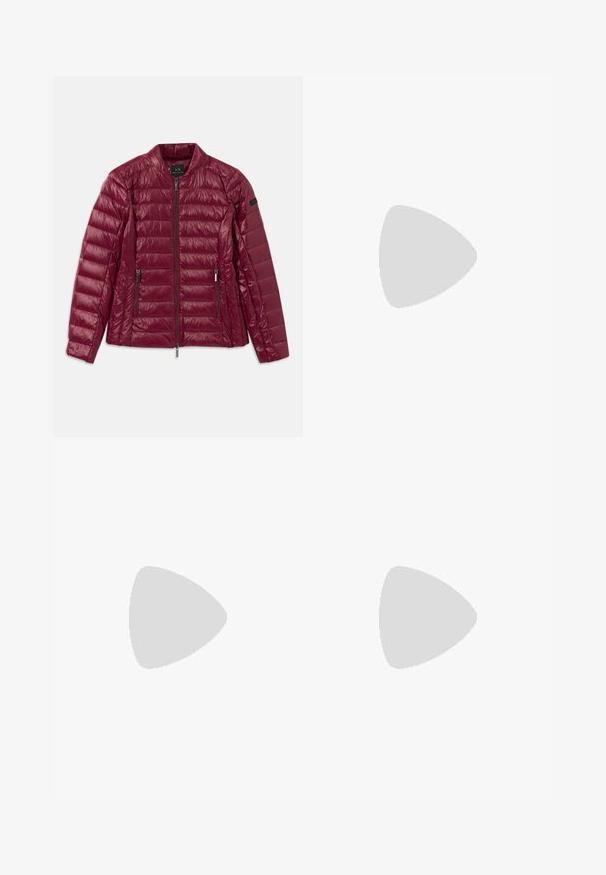 Burgundy padded jacket with a zip-up front, stand collar, two side pockets, and smooth, shiny nylon texture. Horizontal quilted design.; Black tank top with thin spaghetti straps, made of a ribbed fabric, featuring a straight cut and a label at the neckline reading "IVY OAK."; Wide-leg jeans in a light beige color with faded, distressed accents. Features five pockets and a metal button closure at the waist.; Black pointed-toe high heel shoe with a crocodile-skin texture, featuring a sleek design, high stiletto heel, and smooth black interior.