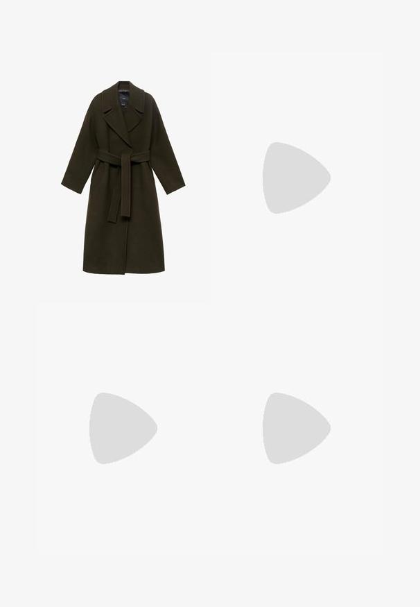 Mörkgrön ullkappa med bred krage, långa ärmar, belagd midja och sidofickor, med rak skärning och mjuk textur.; Vit kortärmad T-shirt i bomull. Har rund halsringning och en liten svart Adidas-logotyp på bröstet. Rakt skuren fåll.; Ljusblå vida jeans i denim. Utrustade med hög midja, fem fickor och rak passform med minimal blekning.; Sportskor med överdel i vit läder, grå mocka på tårna och tre svarta ränder. Har en blå logotyp på tungan och en texturerad gummisula.