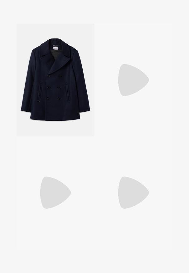 Cappotto peacoat in lana navy con design doppiopetto, grandi rever, bottoni neri e tasche laterali. Texture liscia con una silhouette classica.; Camicia a maniche corte con bottoni in tessuto leggero, caratterizzata da una stampa di una vivace scena di spiaggia con ombrelloni, sedie e bagnanti.; Pantaloni neri su misura con una vestibilità comoda, pantaloni plissettati nella parte anteriore e gamba larga. Presentano un orlo con risvolto e una texture del tessuto liscia.; Sneaker in pelle nera con accenti a strisce multicolori, punta rotonda e suole in gomma bianca, dotate di chiusura con lacci e marchio in rilievo.